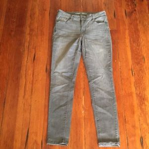 Donated to Eaton Fire Evacuees- Old Navy Gray Rockstar Mid Rise Skinny Jeans
